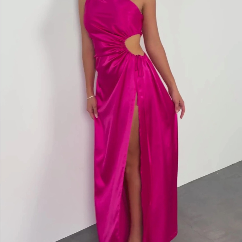 Elegant Pink One-Shoulder Nour Maxi Dress - Picture 3 of 10